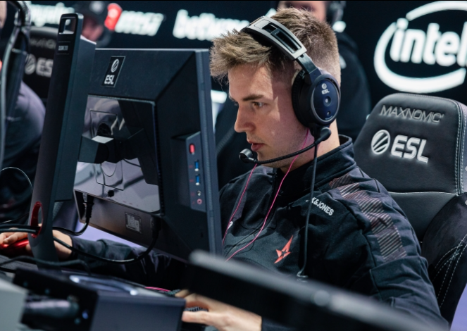 找顶级前锋 找顶级前锋