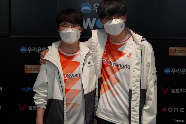 球员们依然 球员们依然